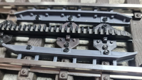 Radlenkersatz mit Zahnstangenhaltern für trainli