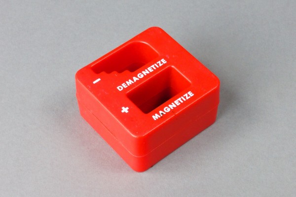 Magnetisierer/Demagnetisierer 50x50x28mm, rot