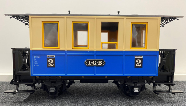 Personenwagen 2-achsig, blau-beige, 2. Klasse
