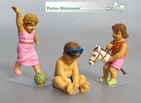 Kinder spielend, 3 Stück, Kunststoff