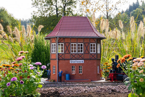 Stellwerk mit Fachwerk
